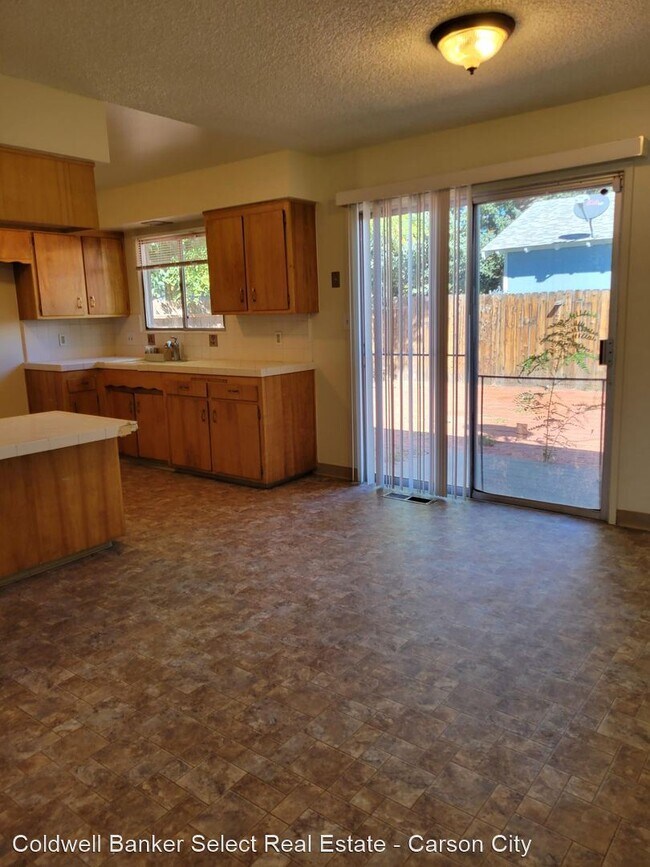 Foto del edificio - 4 br, 2 bath House - 920 W. Winnie Lane