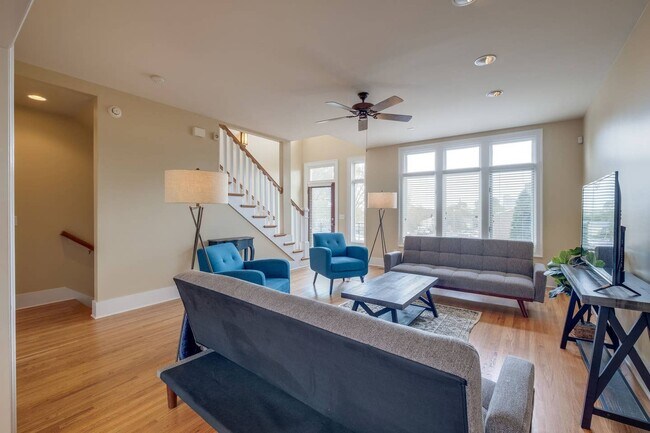 Living Room - 2215 Portland Ave