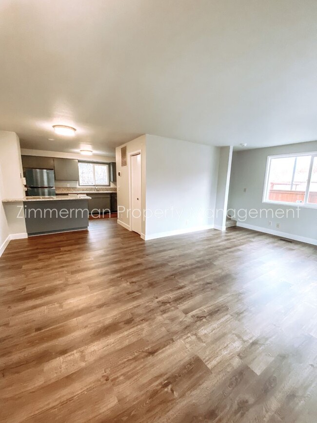 Building Photo - Wonderfully Updated 3-bedroom 1.5-bath Hom...