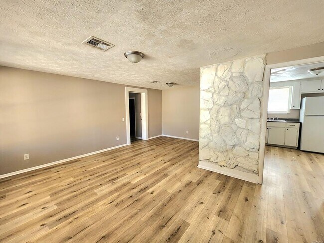 Foto del edificio - 102 White Oak Dr