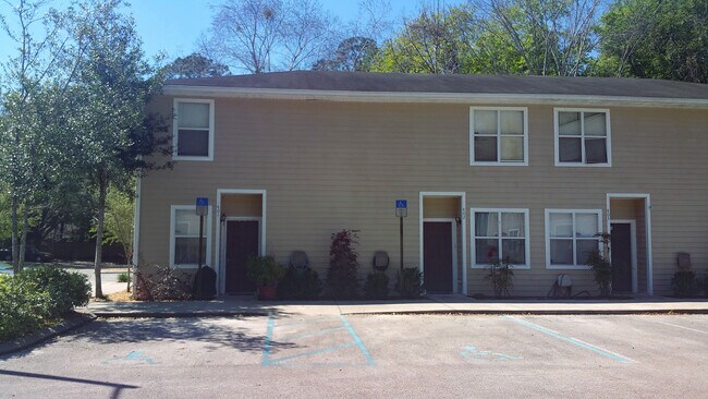 Foto del edificio - 1710 NW 7th St