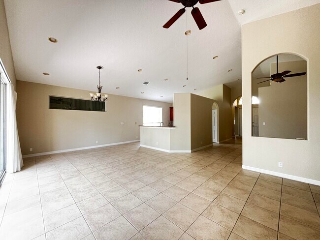 Foto del edificio - 2679 SE Castle Pine Pl
