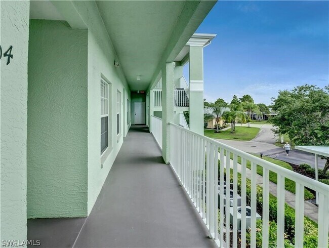 Foto del edificio - 2121 Heron Lake Dr