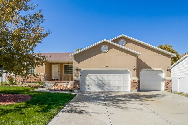 Building Photo - 14122 Rosaleen Ln