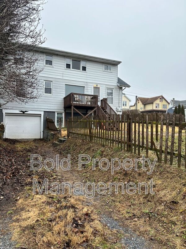 Building Photo - 620 Elizabeth Street