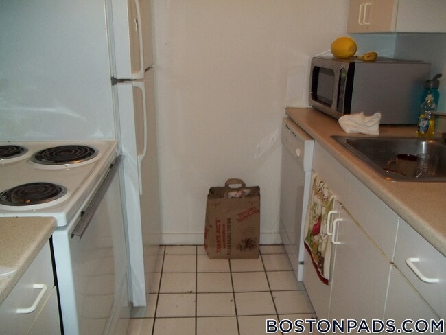 Building Photo - 776 Columbus Ave