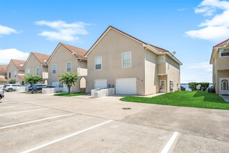 Building Photo - 16 Regency Pt