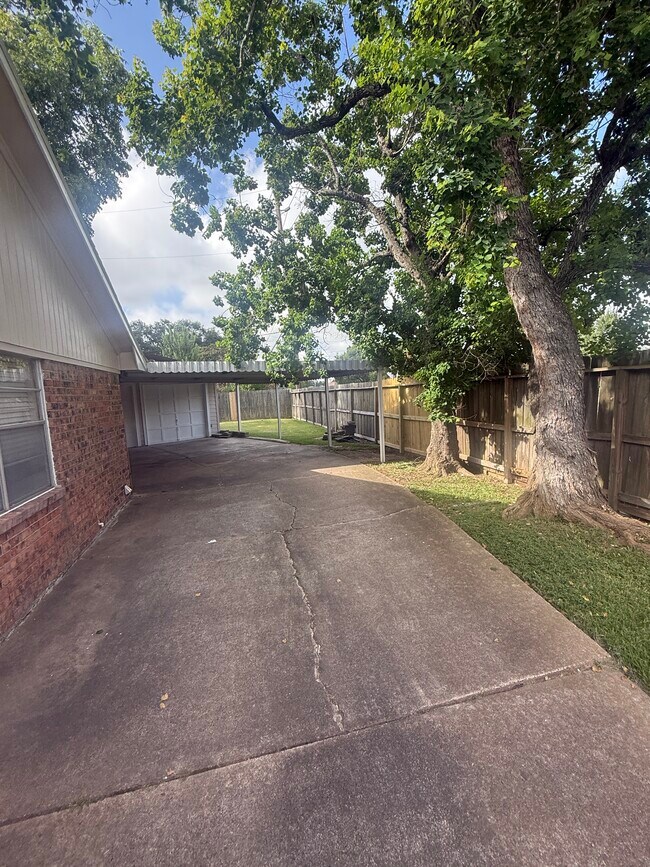 Foto del edificio - Big Ranch, LLC (Bluebonnet)