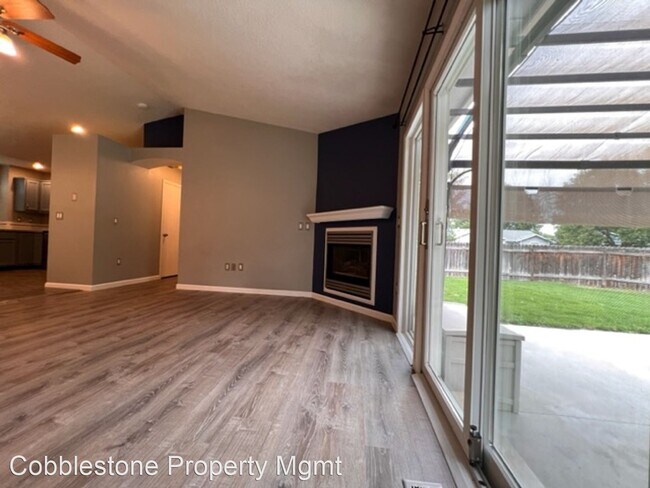 Building Photo - 3 br, 2 bath House - 1132 N Maple Creek Ave