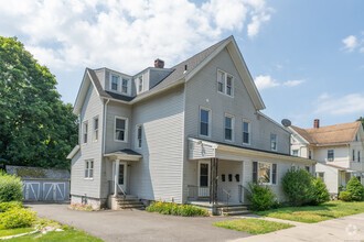 Building Photo - 34 Locke St