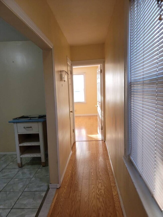 Foto del edificio - 1861 Schenectady Ave