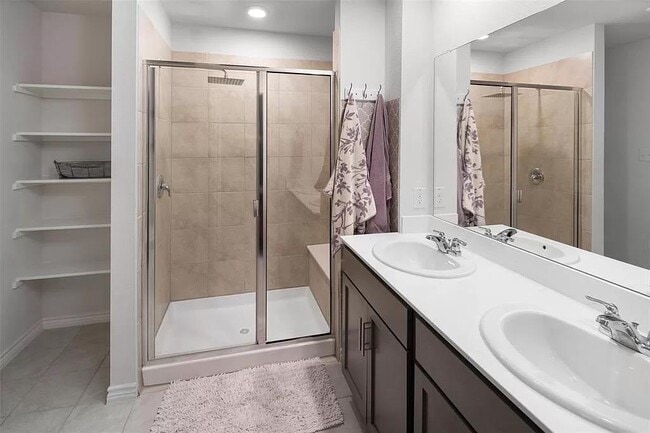 Building Photo - 604 Saddle Club Way