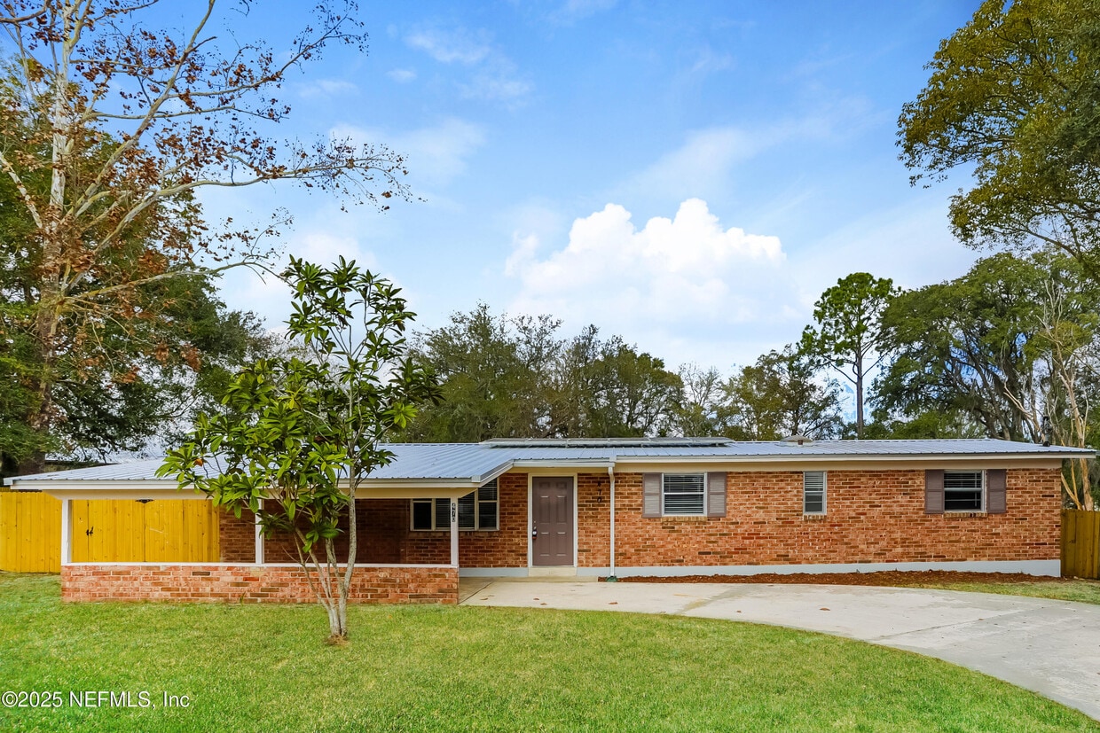 Primary Photo - 470 Sigsbee Ct