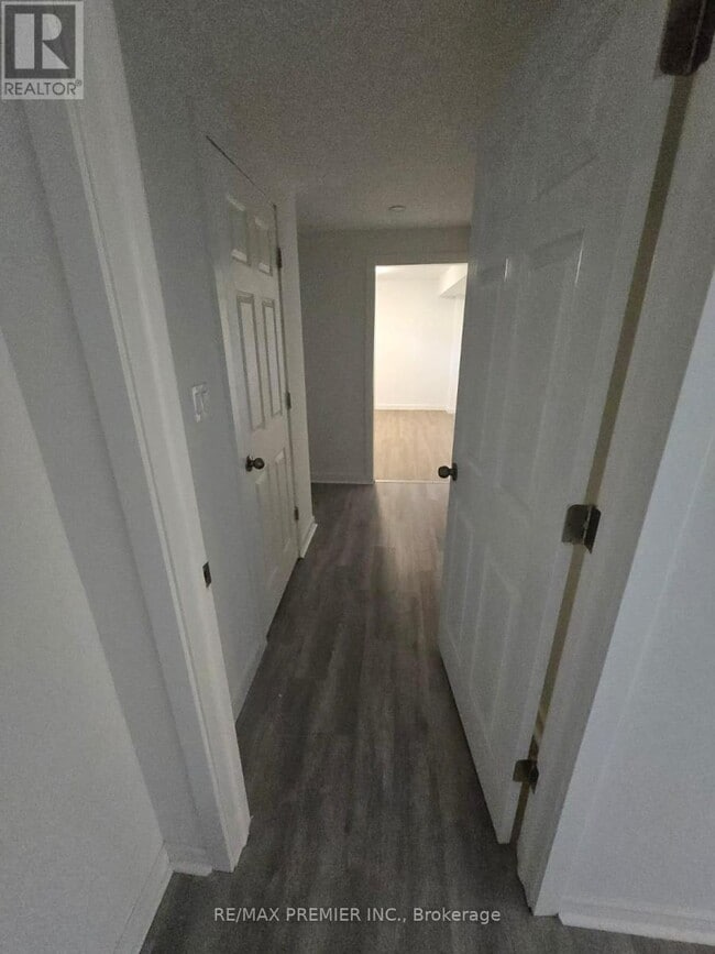 Building Photo - 12 Milton Rd