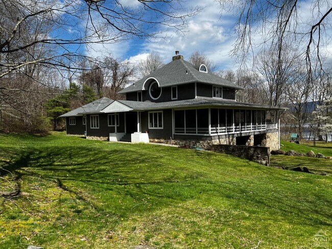 Building Photo - 50 Howard Dr