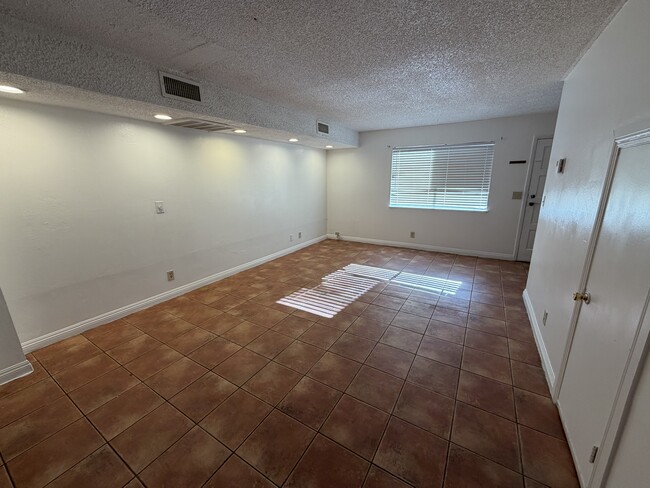 Building Photo - 6021 Vegas Dr
