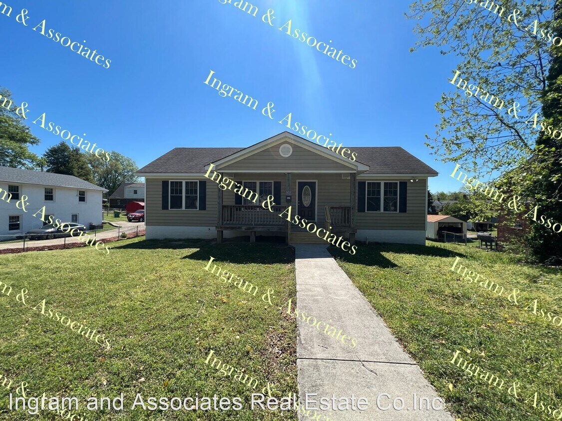 3 br, 3 bath House 502 Appomattox Street House Rental in Hopewell, VA