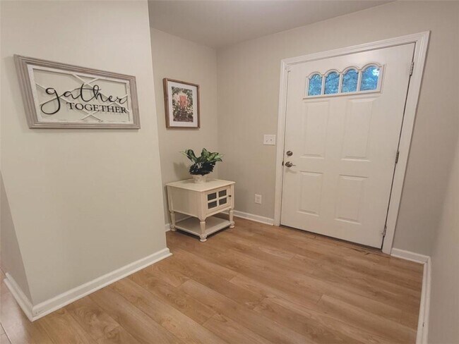 Foto del edificio - 4141 Riverlook Pkwy SE