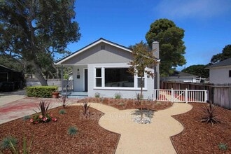 Building Photo - 12 Lilac St