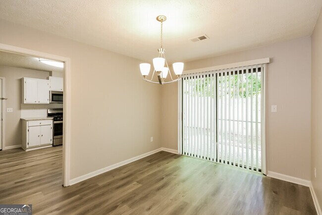 Foto del edificio - 440 Creekside Ct