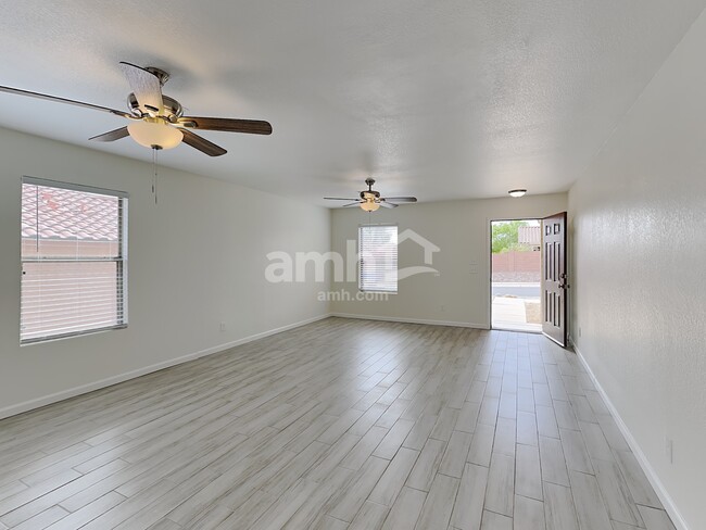 Building Photo - 3894 W Oak Springs Trail