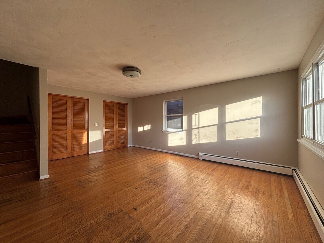 Foto principal - 226 E Chestnut St