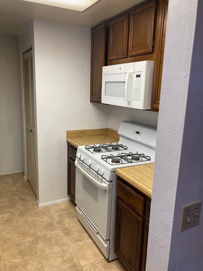 Kitchen - 2940 Elm Tree Ct