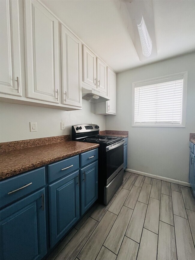 Foto del edificio - 5123 Del Monte Dr