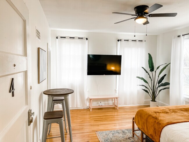 Main loft - 2109 Harbert Ave