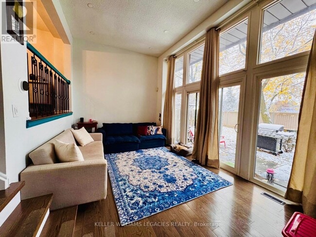 Photo du bâtiment - 6780 Formentera Ave