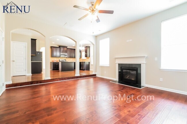 Foto del edificio - Now Available 4 Bedroom! 3 Bath!