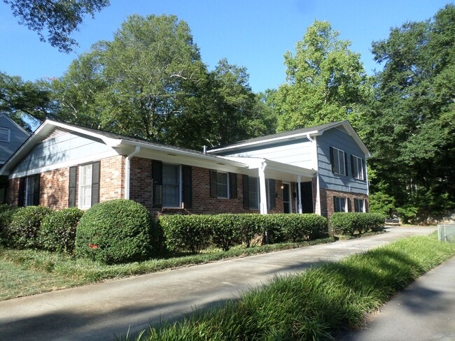 Photo - 18 Jones Avenue Apartments