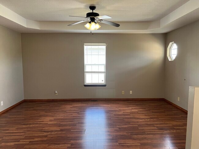 Foto del edificio - 526 S Highland Ave