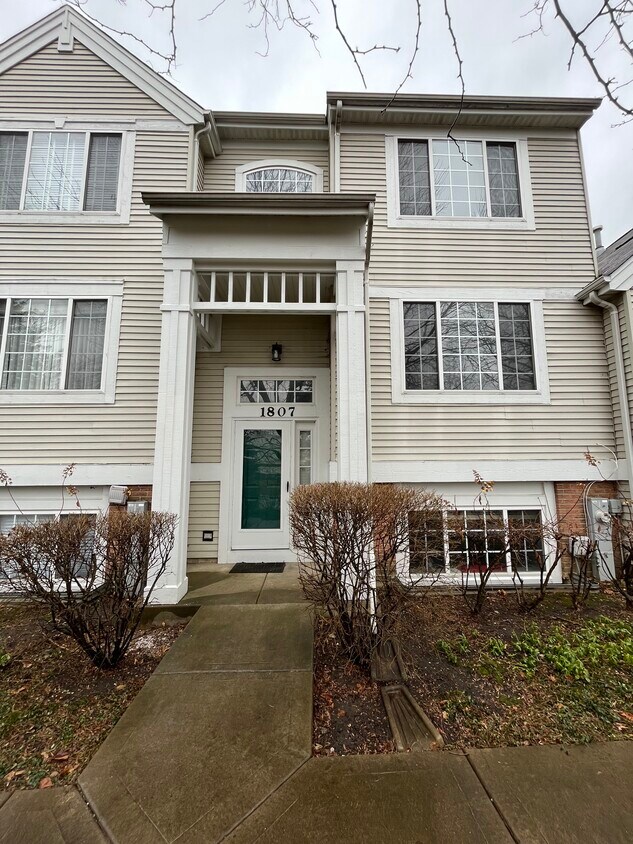Foto principal - 1807 Whirlaway Ct