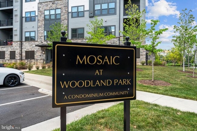 Building Photo - 12850 Mosaic Pk Wy