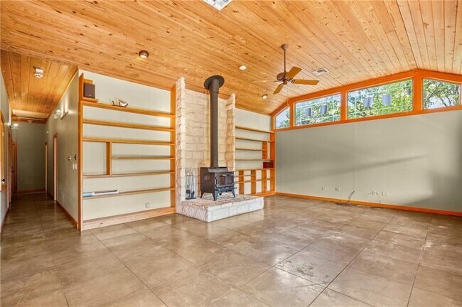 Foto del edificio - 3805 Turkey Creek Dr