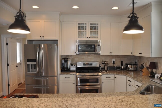 Building Photo - 827 Nalle St