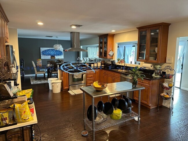 Building Photo - 347 S Westwind Dr