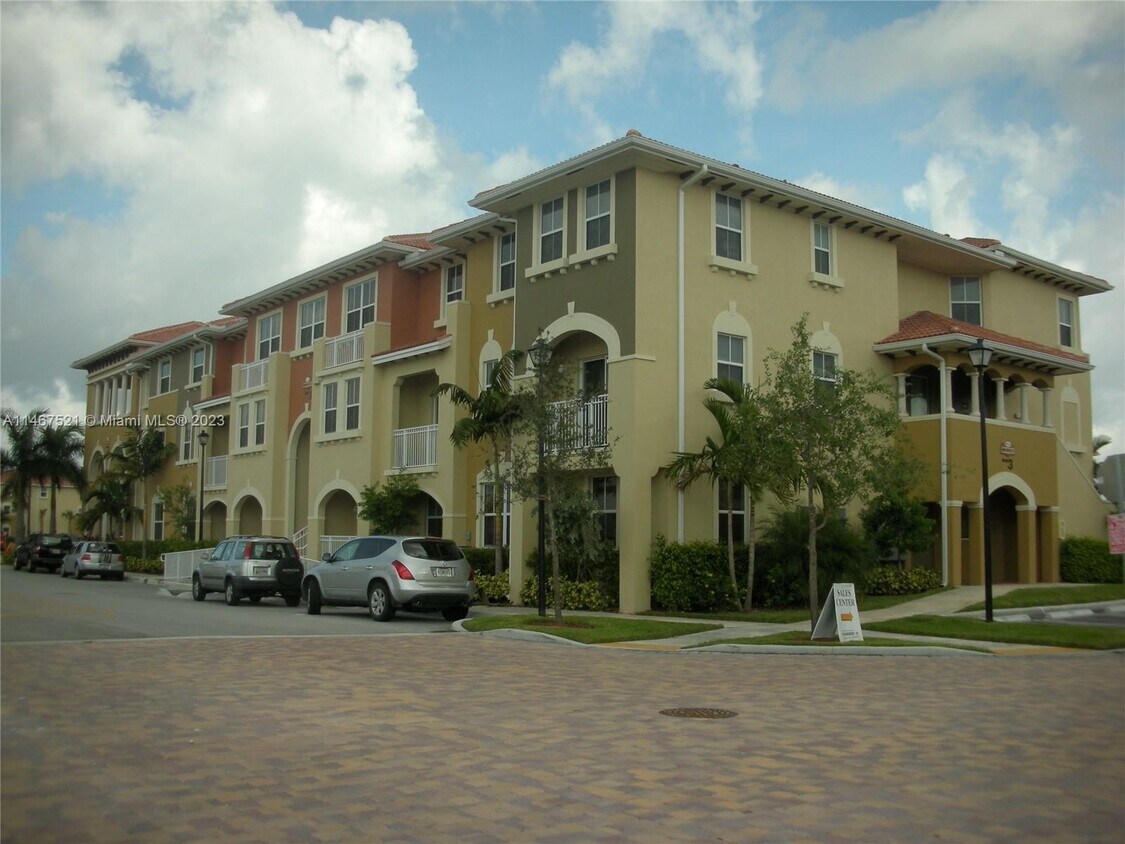 11001 NW 83rd St Unit 205, Doral, FL 33178 Condo for Rent in Doral