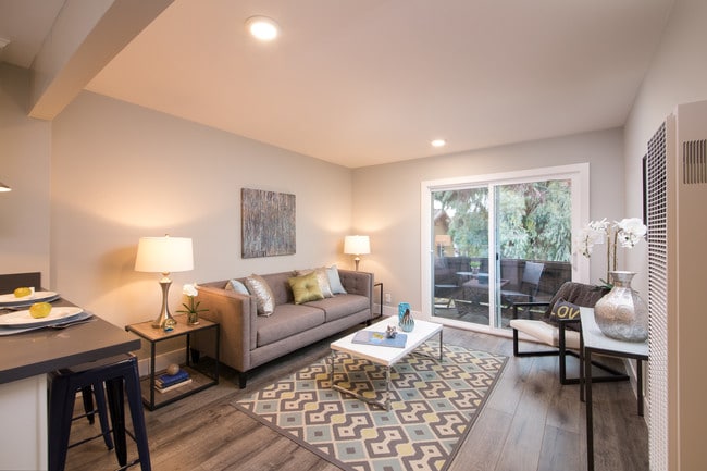 Building Photo - Solis Apartments