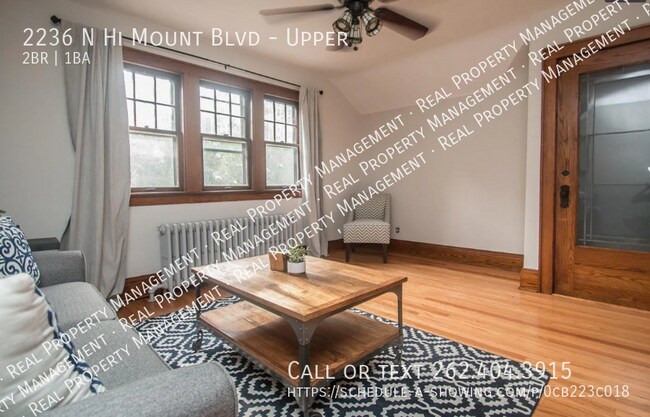 Foto del edificio - Large two bedroom upper duplex in convenie...