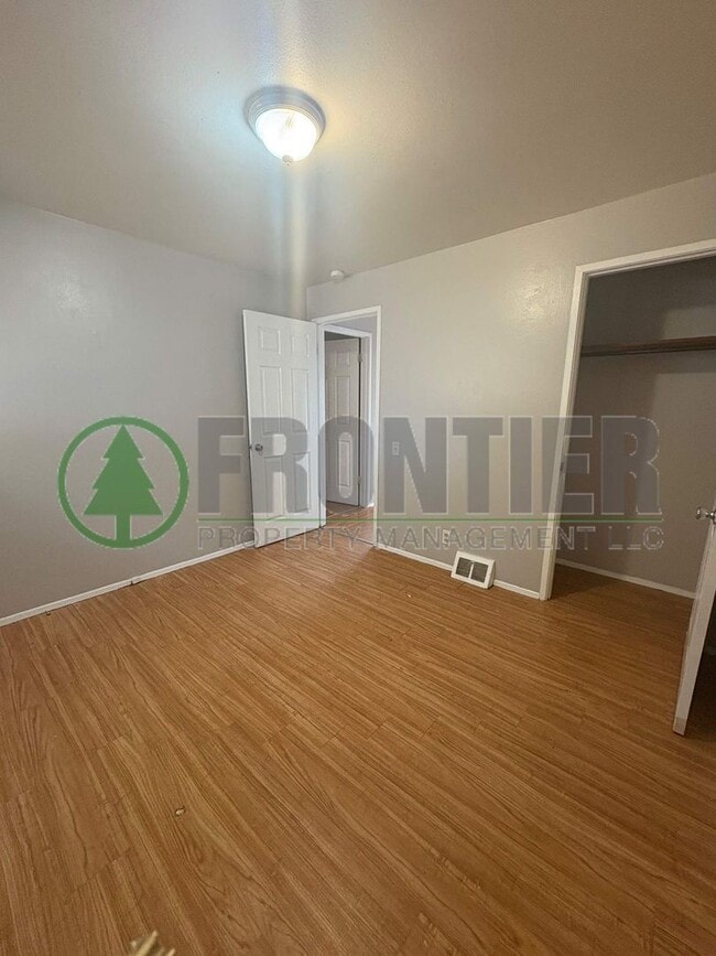 Building Photo - 3 Bedroom  House Located in Dellwood.