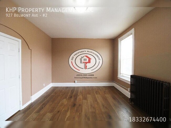 Building Photo - ONE MONTH FREE RENT! Comfortable 1 Bed in ...