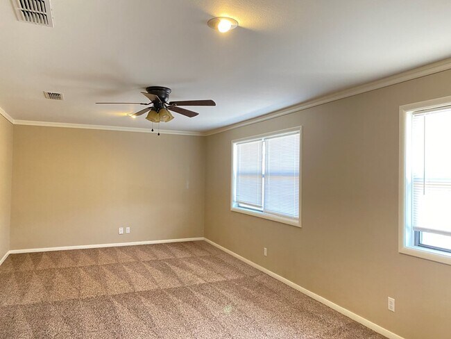 Foto del edificio - 3104 Barkley Ave