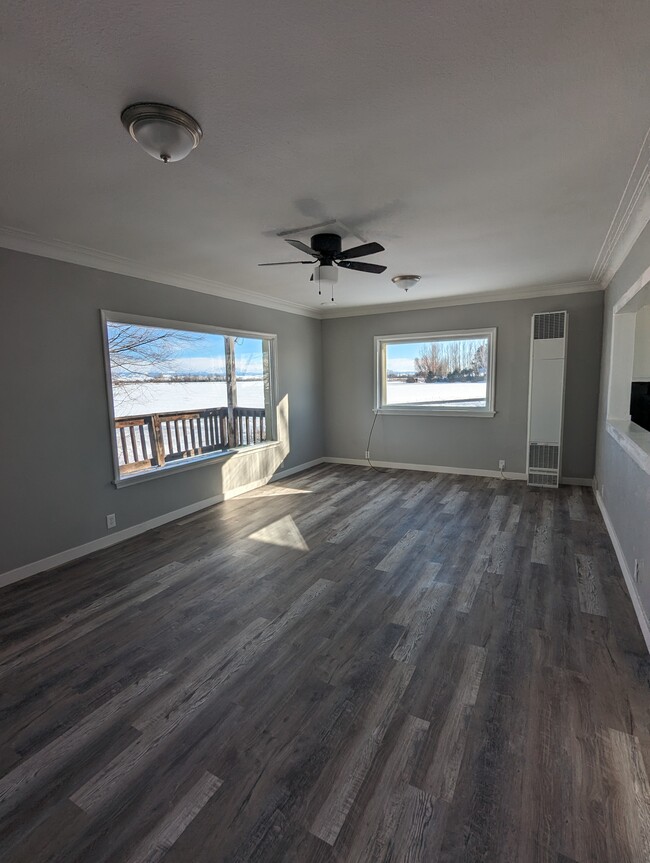 Building Photo - 592 N 2000 E