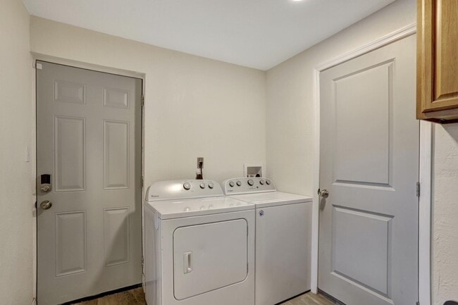 Building Photo - 1507 S Parramore Ave