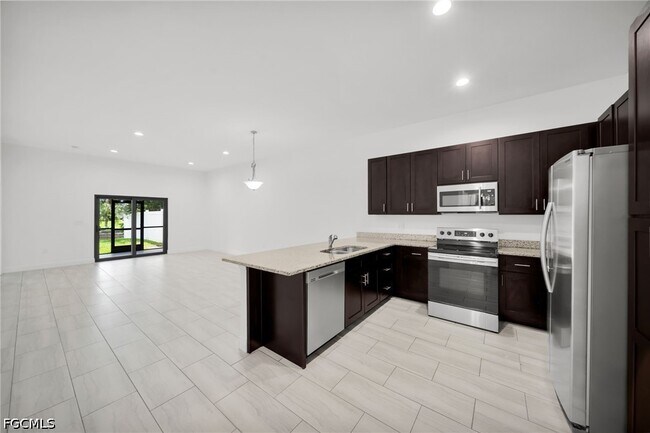 Foto del edificio - 318 SW 7th Terrace
