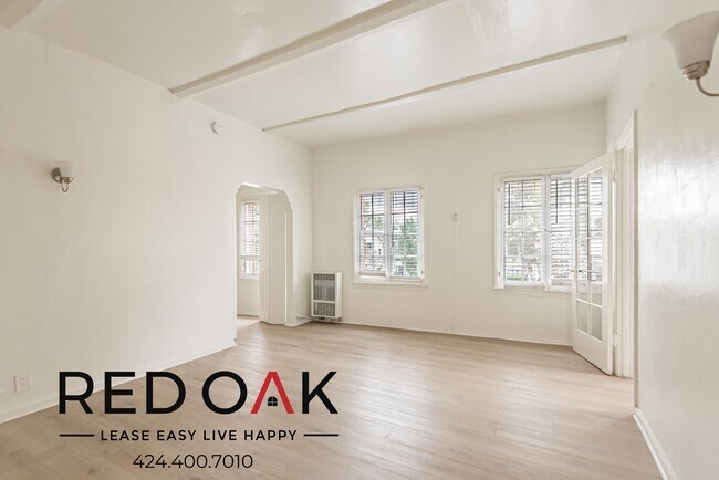 Foto del edificio - Vintage-Inspired One Bedroom with a Den, K...