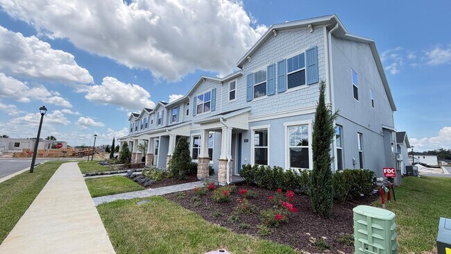 Foto del edificio - 1886 Falconhurst Ln