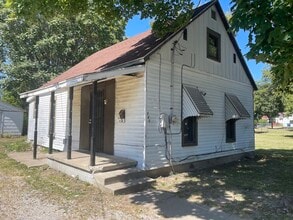 Building Photo - 102 Elmwood Ave